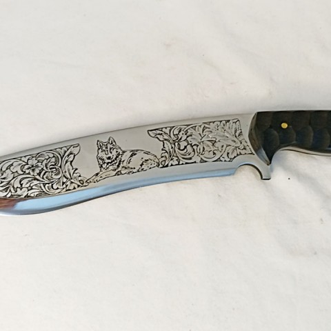 Kurt Gravürlü Kamp Bıçağı